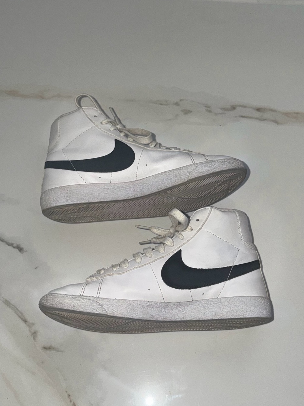 Nike Blazer Mid ’77 Vintage sneakers.
